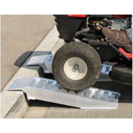 AOST & AVST - Rampes de chargement en aluminium pour trottoirs - Capacité 1000 kg à 3000 kg par paire - Longueur 0,5 m à 0,8 m