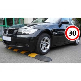 Ralentisseur MONOBLOC pour voies privées avec 2 passages de câbles Ø 30 mm - Vitesse maxi 30 km/h