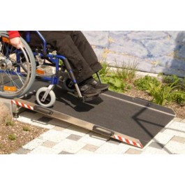 Passage d’obstacles en aluminium avec grip antidérapant - Capacité 300 kg - Longueurs 0,50 m et 0,80 m