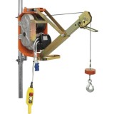 Élévateur de chantier DM 300/AP avec potence orientable - Capacité 300 kg, Hauteur de levage 25 m, Vitesse de levage 21 m/min 